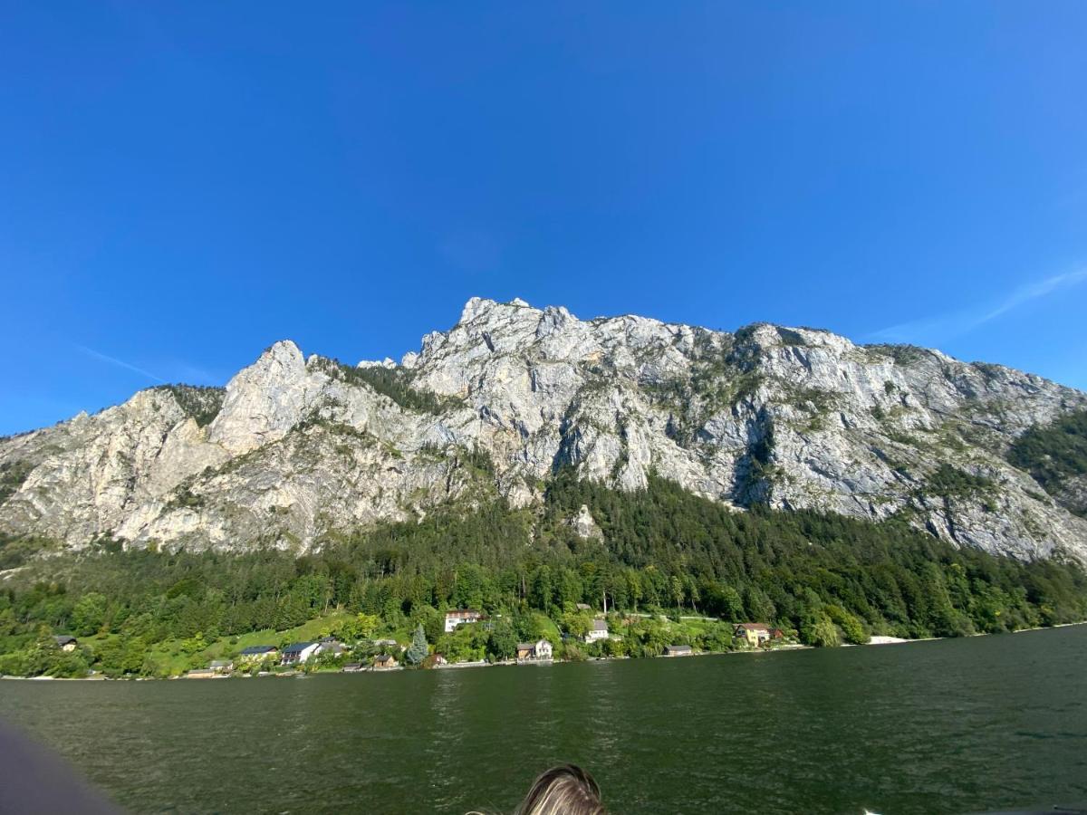 Ferienhaeuschen Am Traunsee Mit Tretboot Zur Freien Nutzung Am Badeplatz Altmünster Buitenkant foto