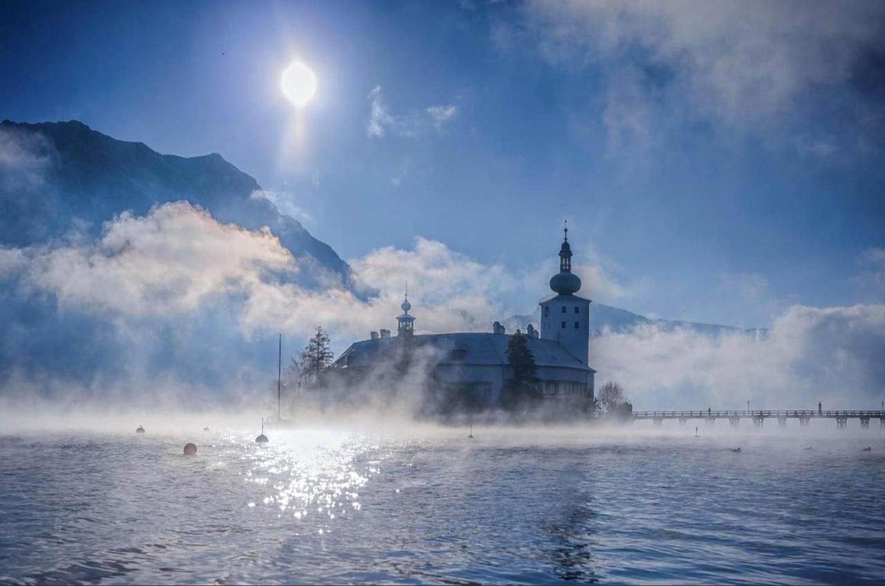 Ferienhaeuschen Am Traunsee Mit Tretboot Zur Freien Nutzung Am Badeplatz Altmünster Buitenkant foto